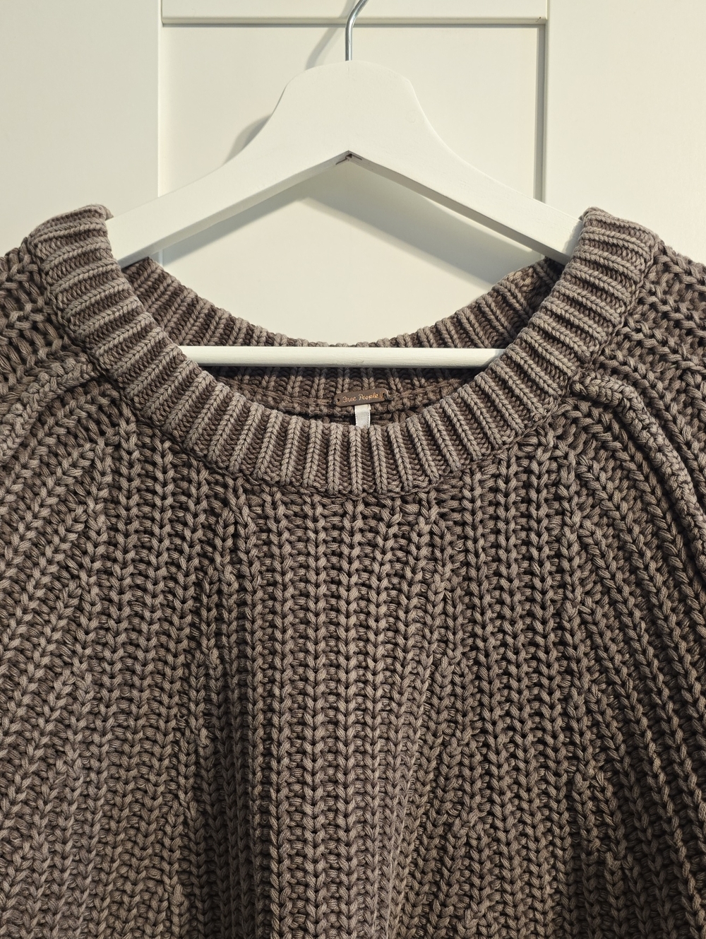 Free People Take Me Home Sweater Womens XL Taupe Crewneck Chunky Heavy Cozy Boho - Picture 3 of 9